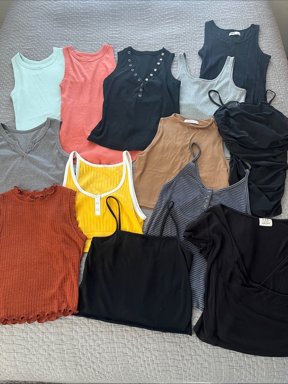 Assorted Women’s Tops Lot of 13